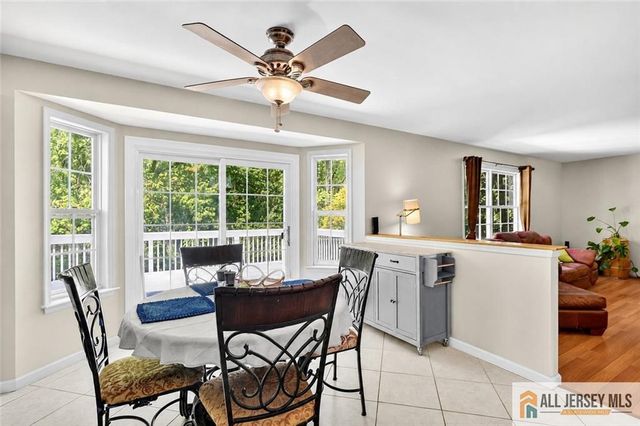 28 Glynn Court, Parlin, NJ 08859