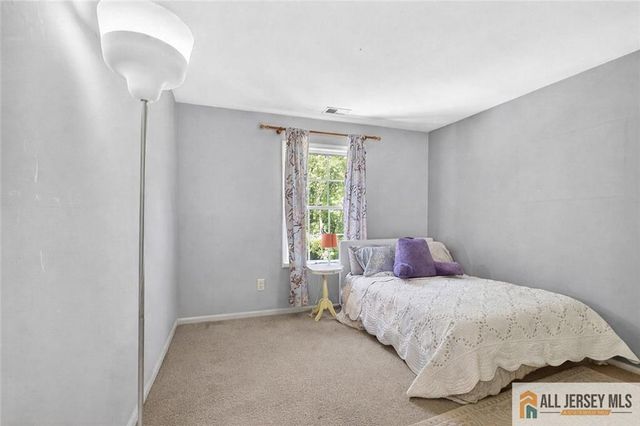 28 Glynn Court, Parlin, NJ 08859
