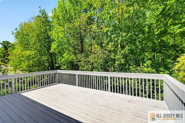 28 Glynn Court, Parlin, NJ 08859
