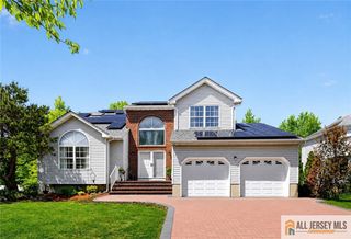 28 Glynn Court, Parlin, NJ 08859