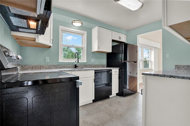 305 Beckman Dr, Mckeesport, PA 15132