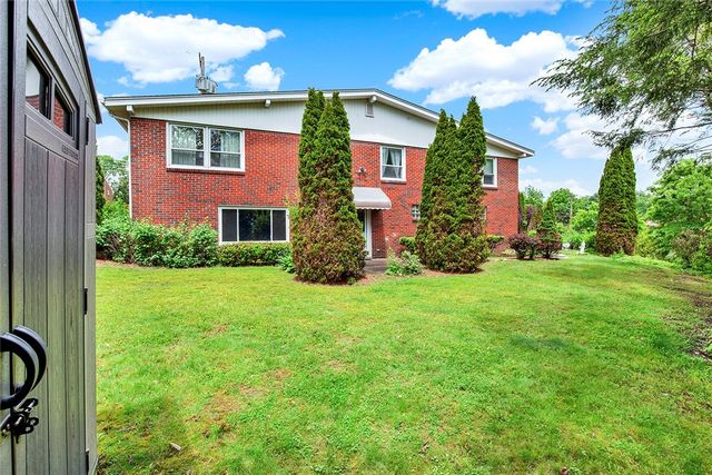 305 Beckman Dr, Mckeesport, PA 15132