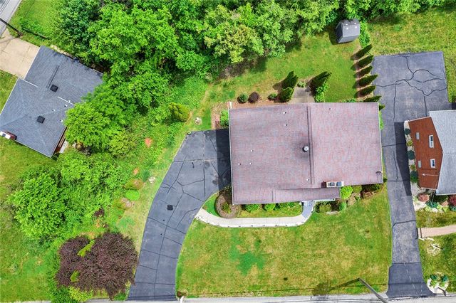 305 Beckman Dr, Mckeesport, PA 15132