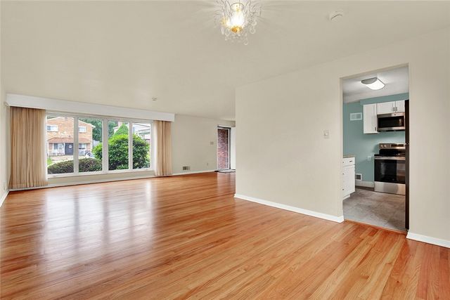 305 Beckman Dr, Mckeesport, PA 15132