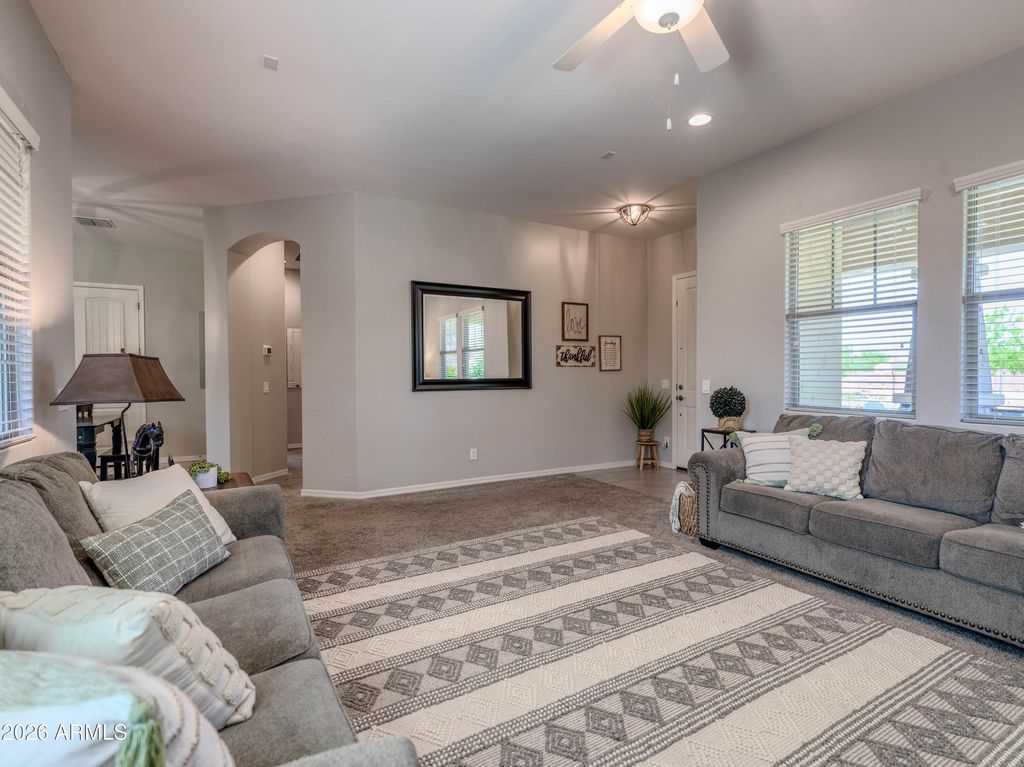 Image 12 of property listing at 4429 E Skousen Street, Gilbert, AZ 85295