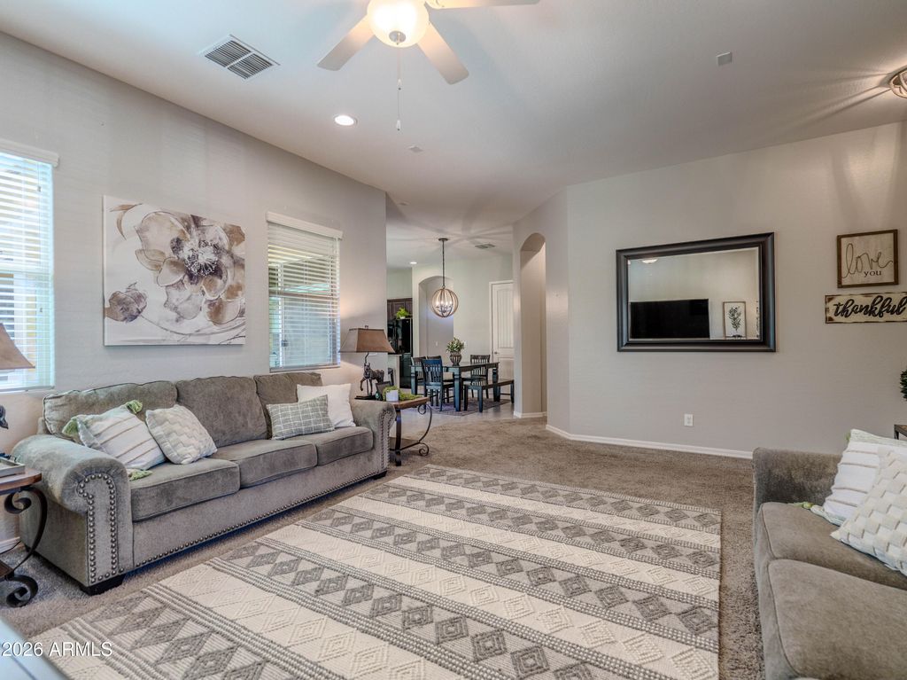 Image 13 of property listing at 4429 E Skousen Street, Gilbert, AZ 85295