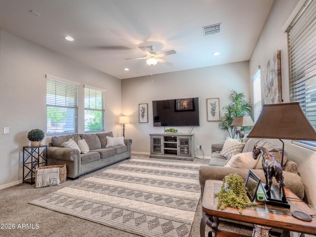 Image 4 of property listing at 4429 E Skousen Street, Gilbert, AZ 85295