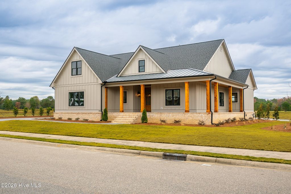 Image 2 of property listing at 173 Azalea Lane, Snow Hill, NC 28580