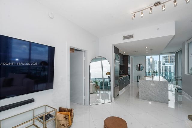 900 Biscayne Blvd 4412, Miami, FL 33132