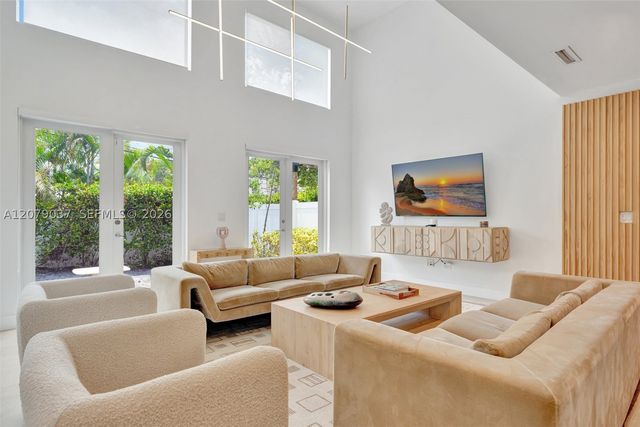 617 NE 14th Ave, Fort Lauderdale, FL 33304