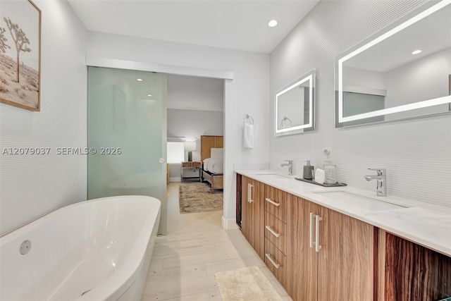 617 NE 14th Ave, Fort Lauderdale, FL 33304