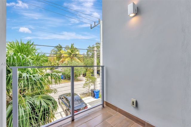 617 NE 14th Ave, Fort Lauderdale, FL 33304
