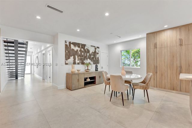 617 NE 14th Ave, Fort Lauderdale, FL 33304