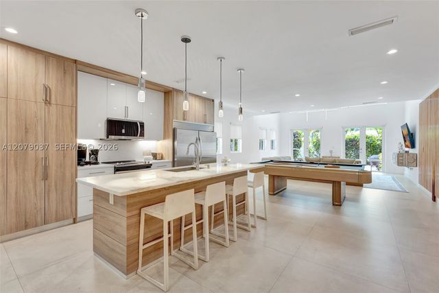 617 NE 14th Ave, Fort Lauderdale, FL 33304