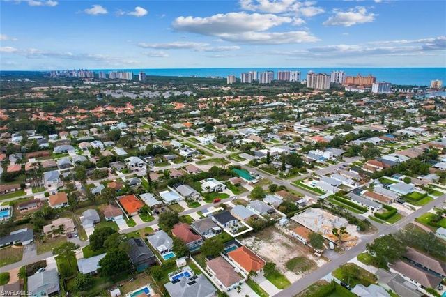 717 95th AVE N, Naples, FL 34108