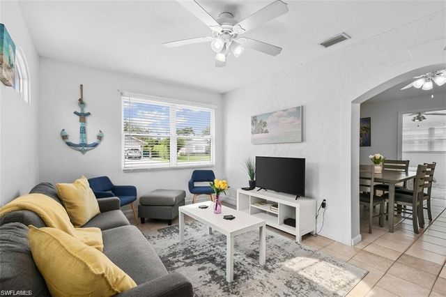 717 95th AVE N, Naples, FL 34108