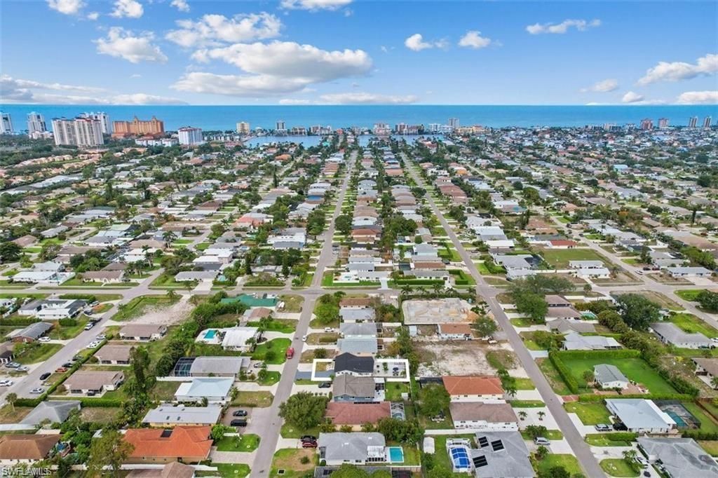 717 95th AVE N, Naples, FL 34108