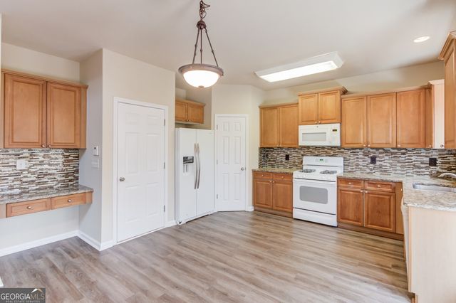 6925 River Island Circle, Buford, GA 30518