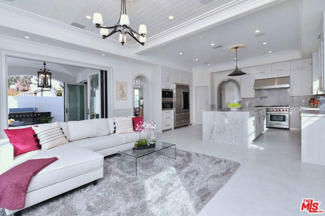 548 15th Street, Santa Monica, CA 90402