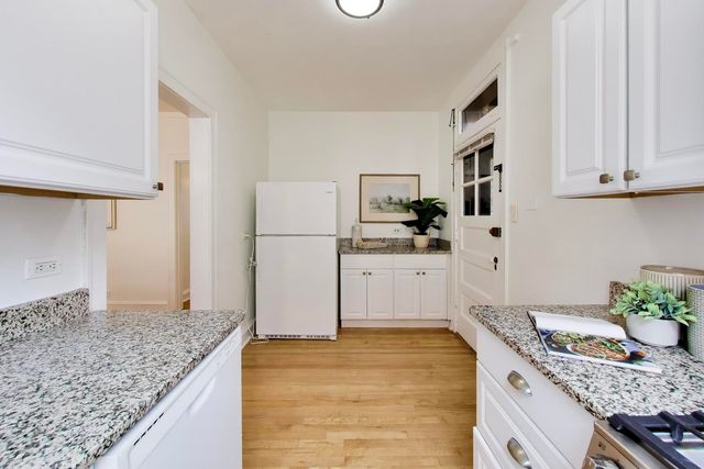 408 Ridge Avenue 22-2, Evanston, IL 60202