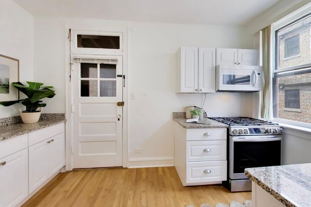 408 Ridge Avenue 22-2, Evanston, IL 60202