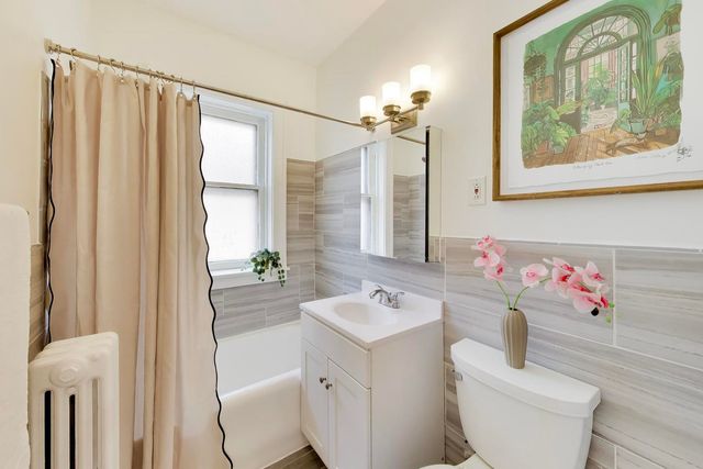 408 Ridge Avenue 22-2, Evanston, IL 60202