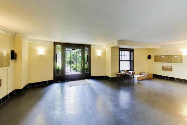 408 Ridge Avenue 22-2, Evanston, IL 60202