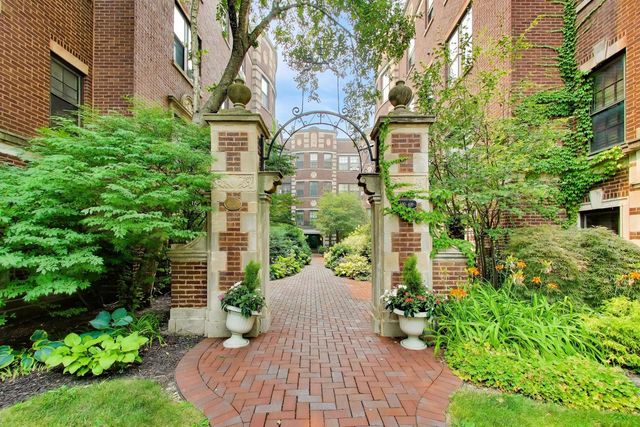 408 Ridge Avenue 22-2, Evanston, IL 60202