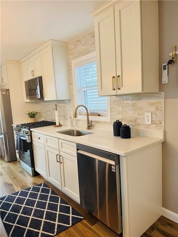 230 Cedar Avenue, Portsmouth, RI 02871