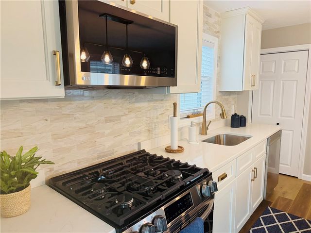 230 Cedar Avenue, Portsmouth, RI 02871