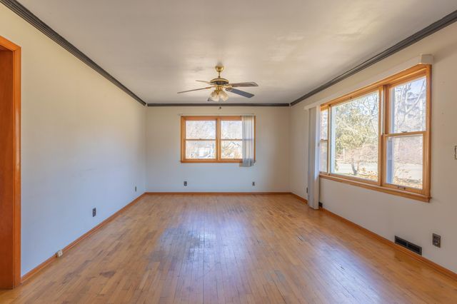 1712 W Ogden Circle, Benton Harbor, MI 49022