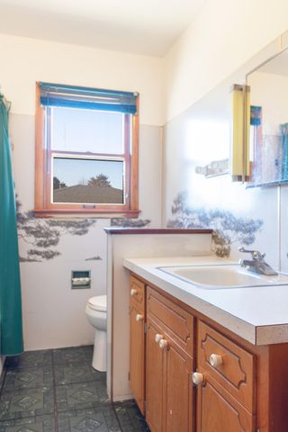 1712 W Ogden Circle, Benton Harbor, MI 49022