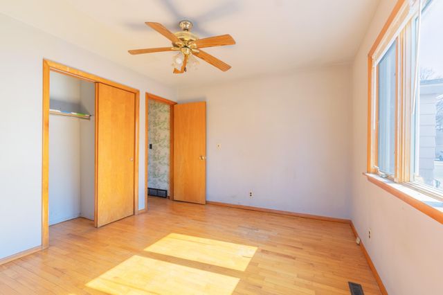 1712 W Ogden Circle, Benton Harbor, MI 49022