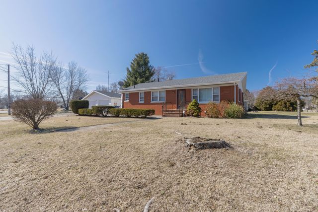 1712 W Ogden Circle, Benton Harbor, MI 49022