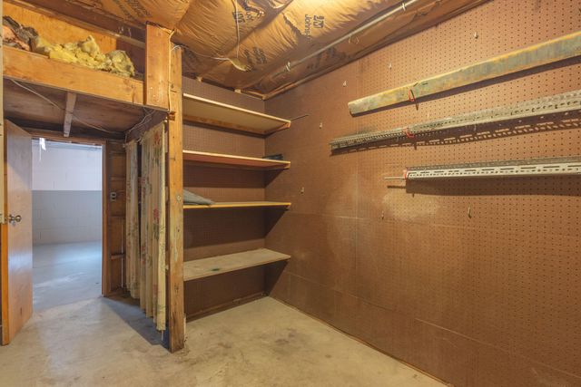 1712 W Ogden Circle, Benton Harbor, MI 49022