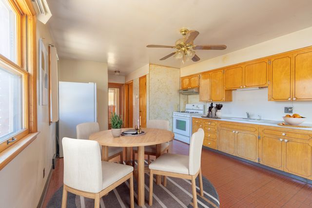 1712 W Ogden Circle, Benton Harbor, MI 49022