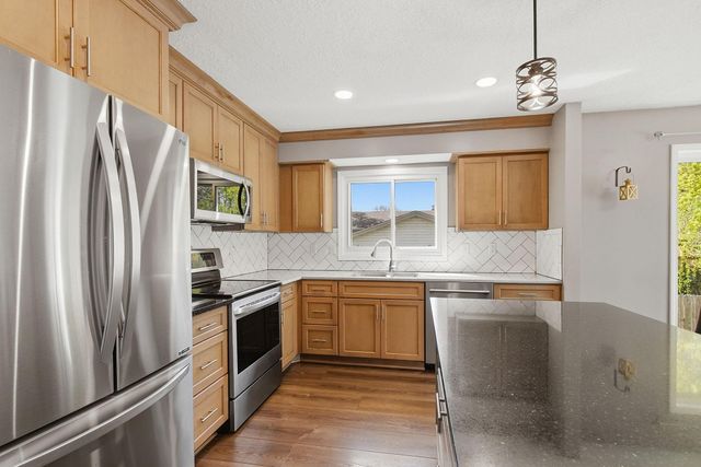 8490 Knollwood Drive, Mounds View, MN 55112