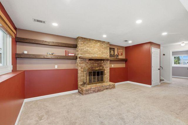 8490 Knollwood Drive, Mounds View, MN 55112