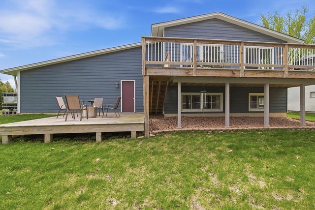 8490 Knollwood Drive, Mounds View, MN 55112