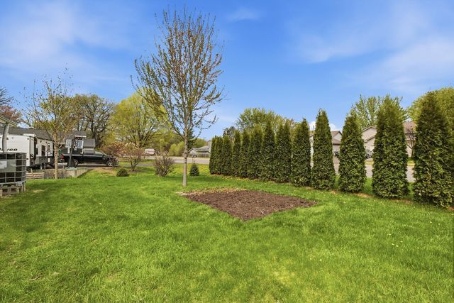 8490 Knollwood Drive, Mounds View, MN 55112