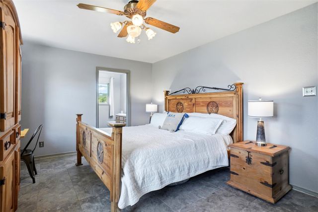 8983 W Odneal Road, Krum, TX 76249