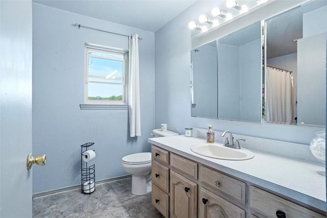 8983 W Odneal Road, Krum, TX 76249