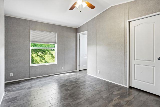 8983 W Odneal Road, Krum, TX 76249