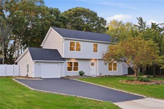 22 Woodbrook Drive, Ridge, NY 11961