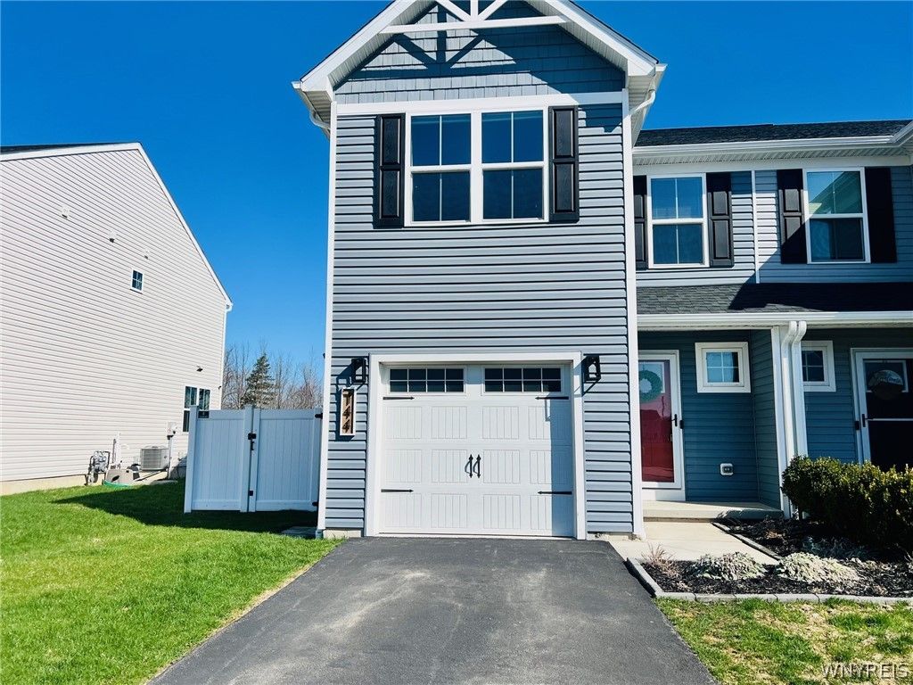 144 South Drive, West Seneca, NY 14218