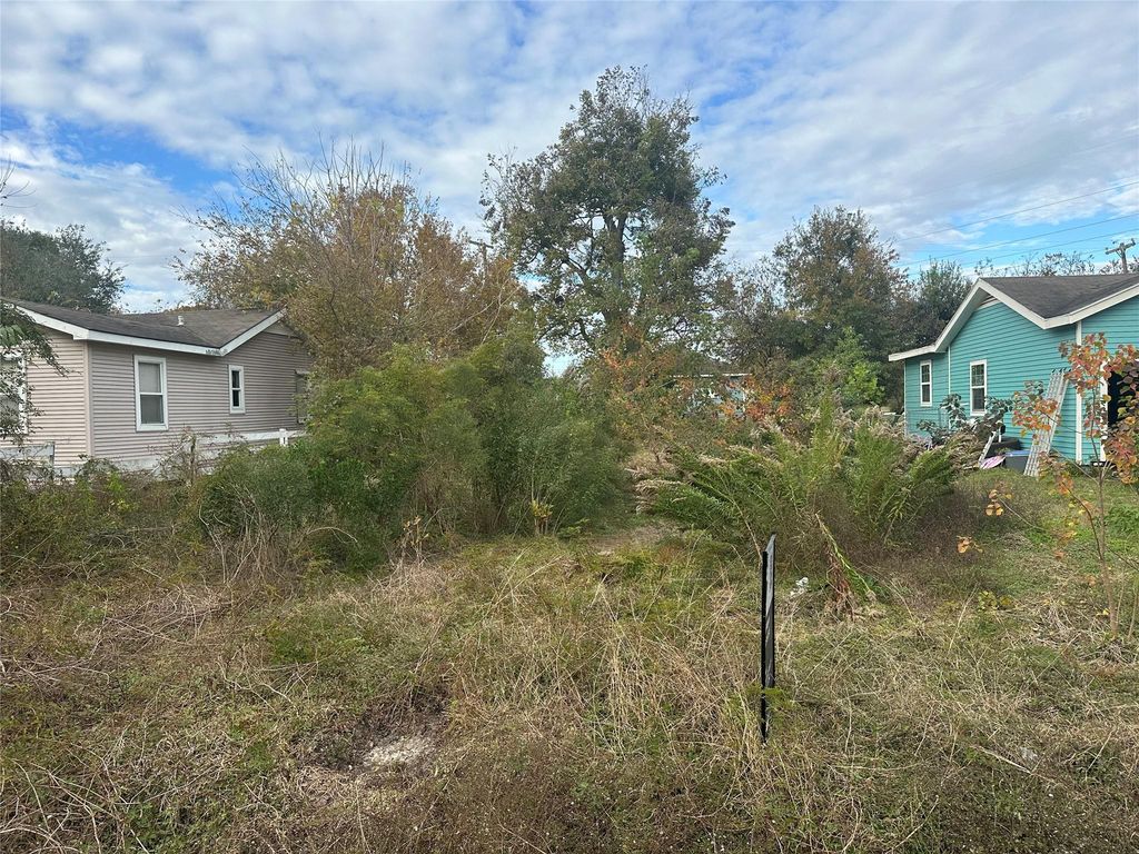 6518 Park Avenue, Texas City, TX 77591