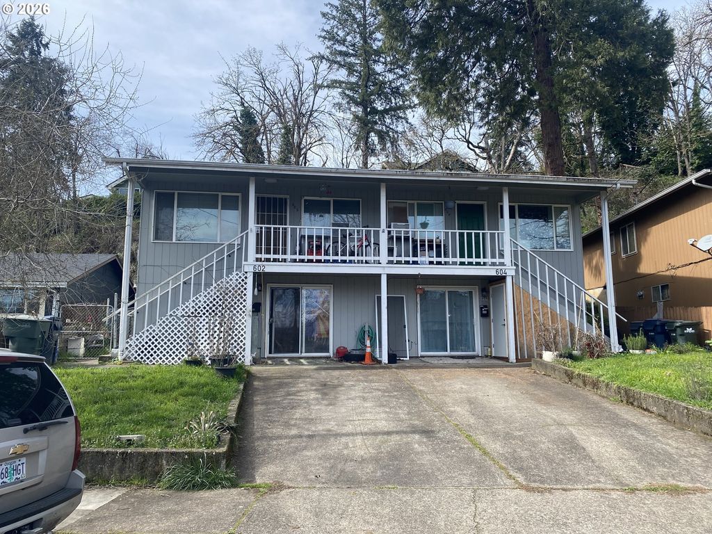 602 KELLY Blvd, Springfield, OR 97477