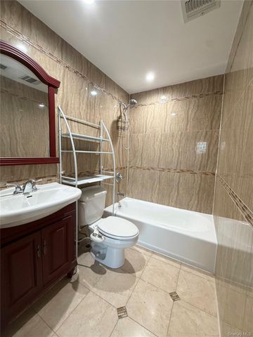 170-12 Highland Avenue 304, Jamaica Estates, NY 11432