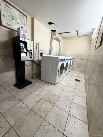 170-12 Highland Avenue 304, Jamaica Estates, NY 11432