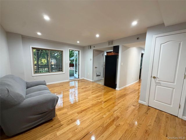 170-12 Highland Avenue 304, Jamaica Estates, NY 11432